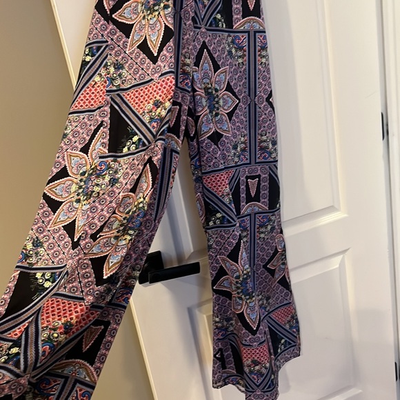 Silk jumpsuit size medium - Picture 2 of 5